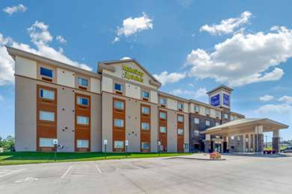 SLEEP INN AND SUITES LINCOLN UNIVER 2