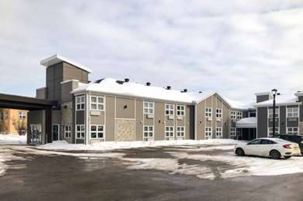 SLEEP INN AND SUITES QUEBEC CITY EA 2