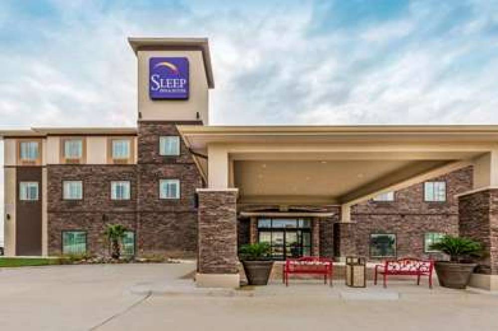 SLEEP INN AND SUITES 2