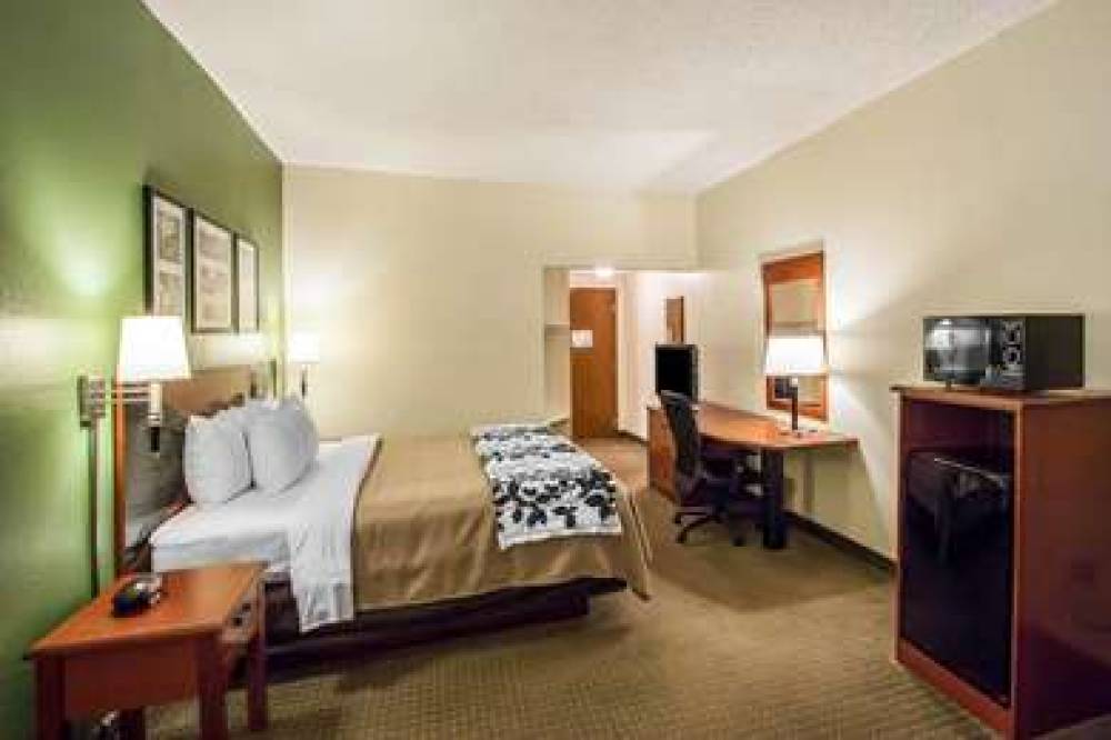 Sleep Inn & Suites Airport 6