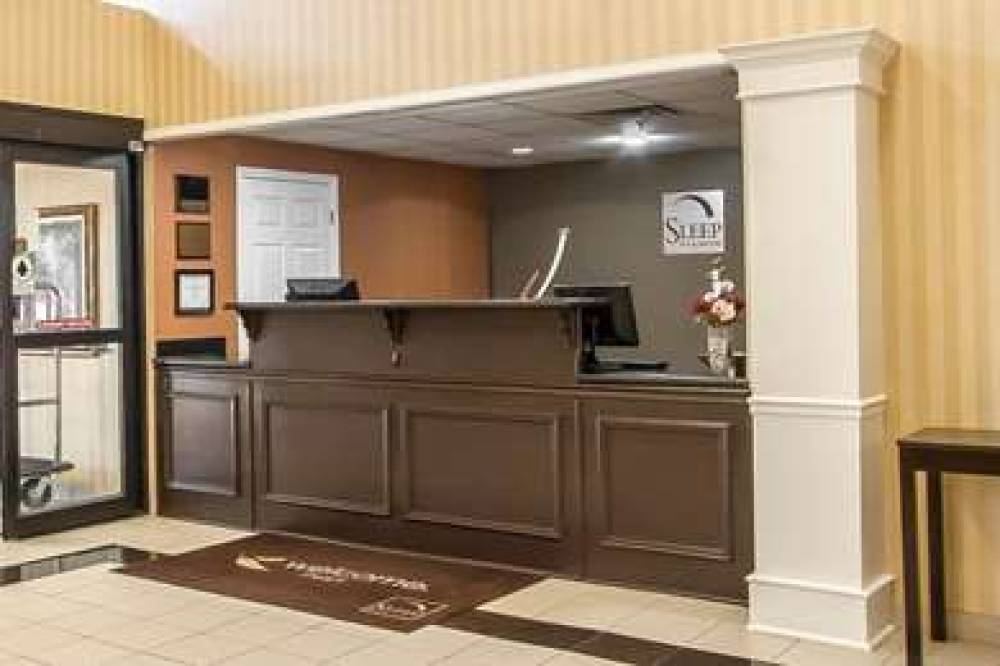 Sleep Inn & Suites Airport 4