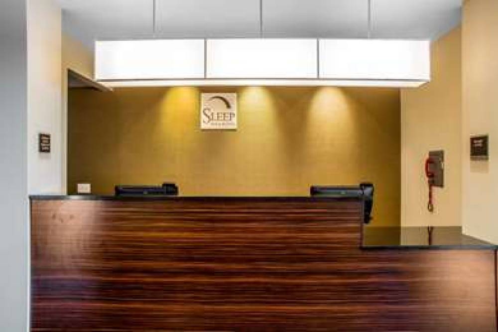 SLEEP INN & SUITES AIRPORT 6