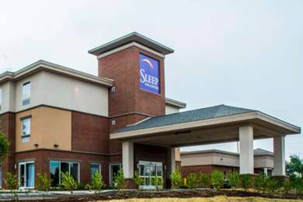 SLEEP INN & SUITES AIRPORT 1