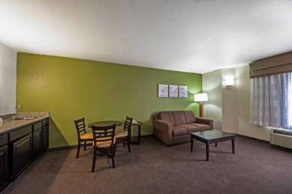 Sleep Inn & Suites Central/I-44 8