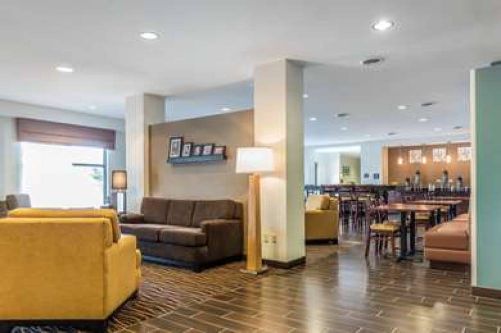 SLEEP INN & SUITES CUMBERLAND-LAVAL 5