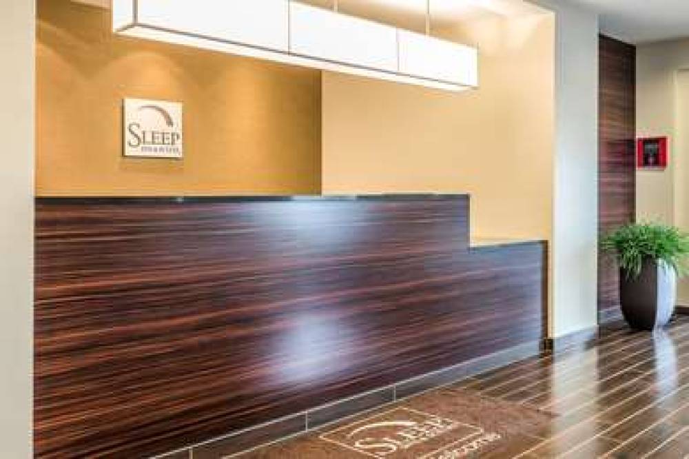 SLEEP INN & SUITES CUMBERLAND-LAVAL 4