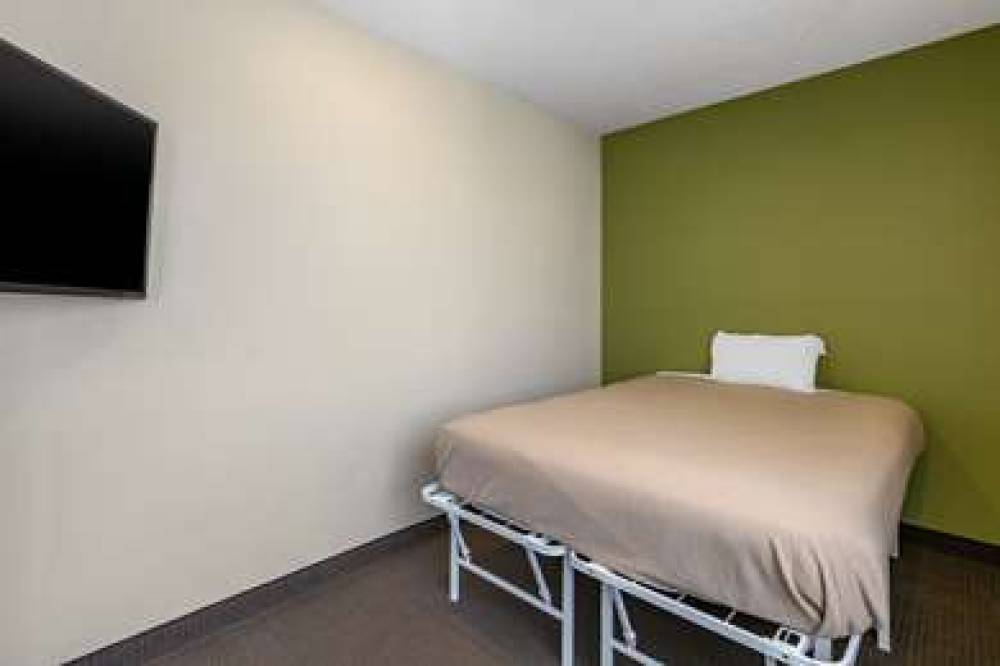 Sleep Inn & Suites Pleasant Hill - Des Moines 8