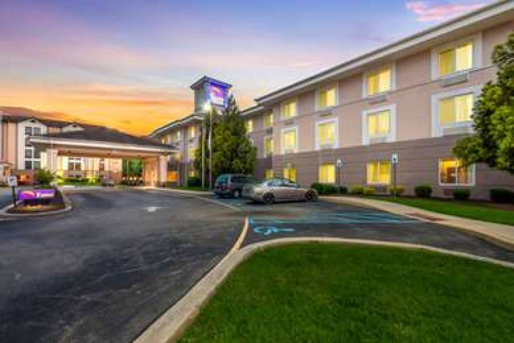 Sleep Inn & Suites 3