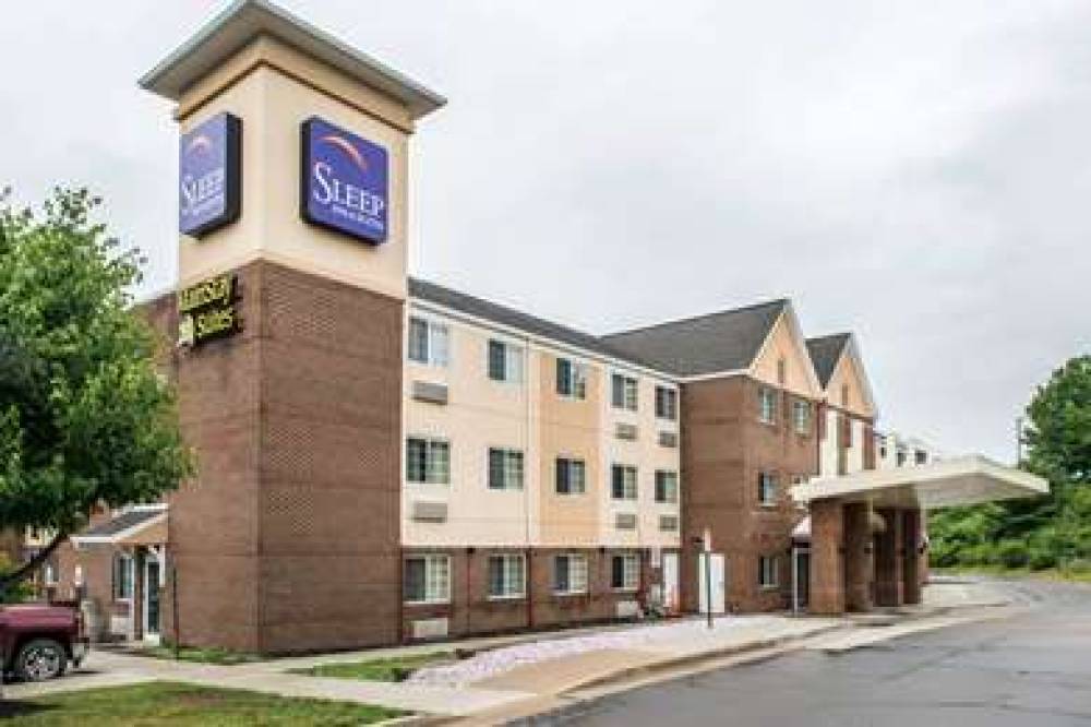 SLEEP INN & SUITES 1