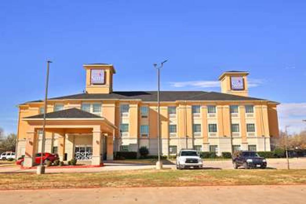 Sleep Inn & Suites University 1