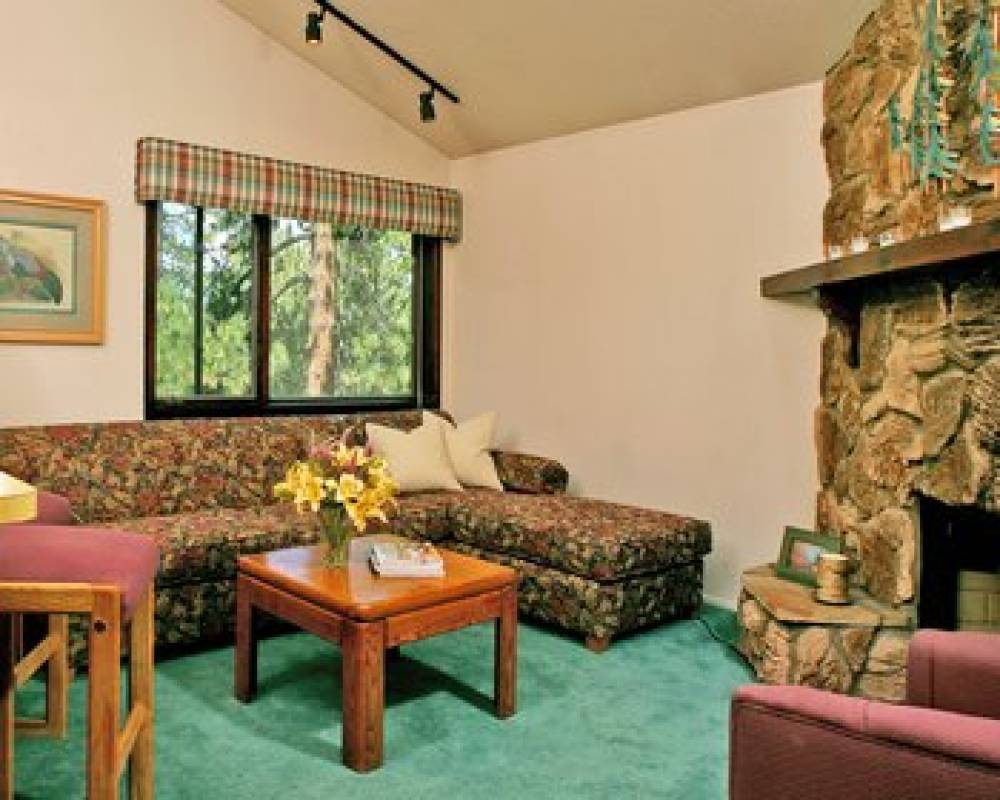 SNOW LAKE LODGE 2