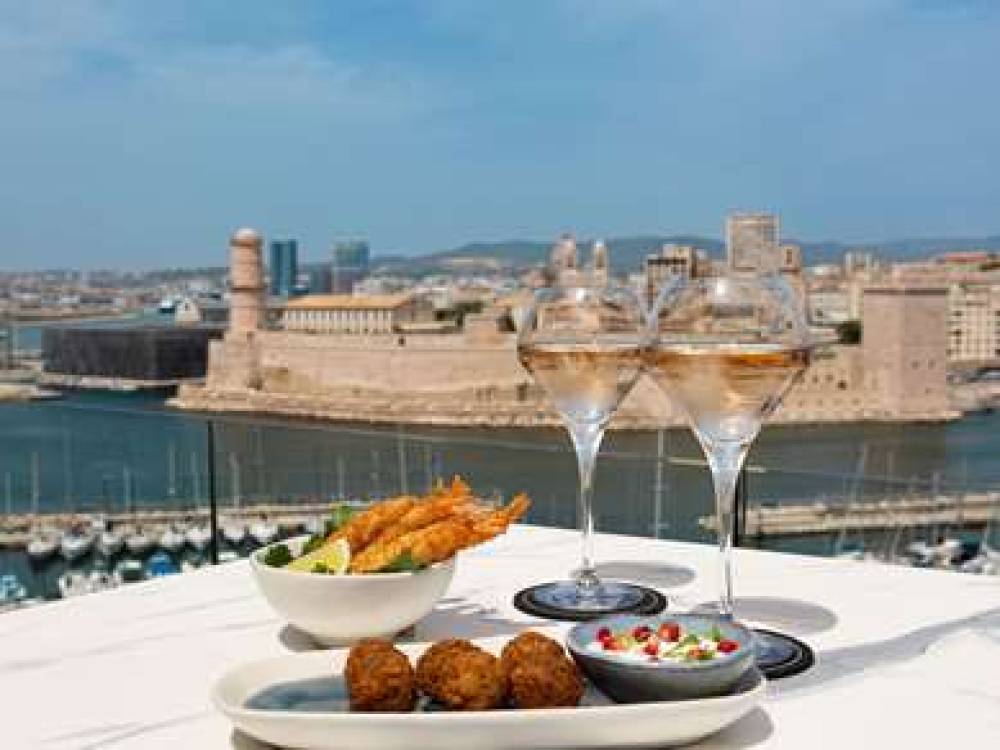 Sofitel Marseille Vieux-Port 8