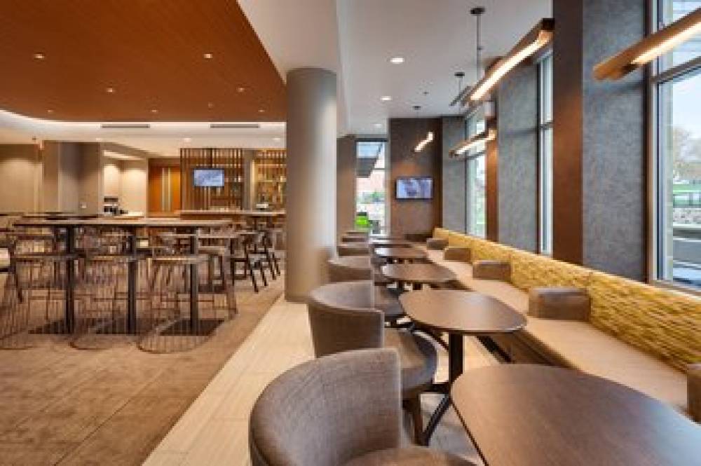 SpringHill Suites By Marriott Coralville 7