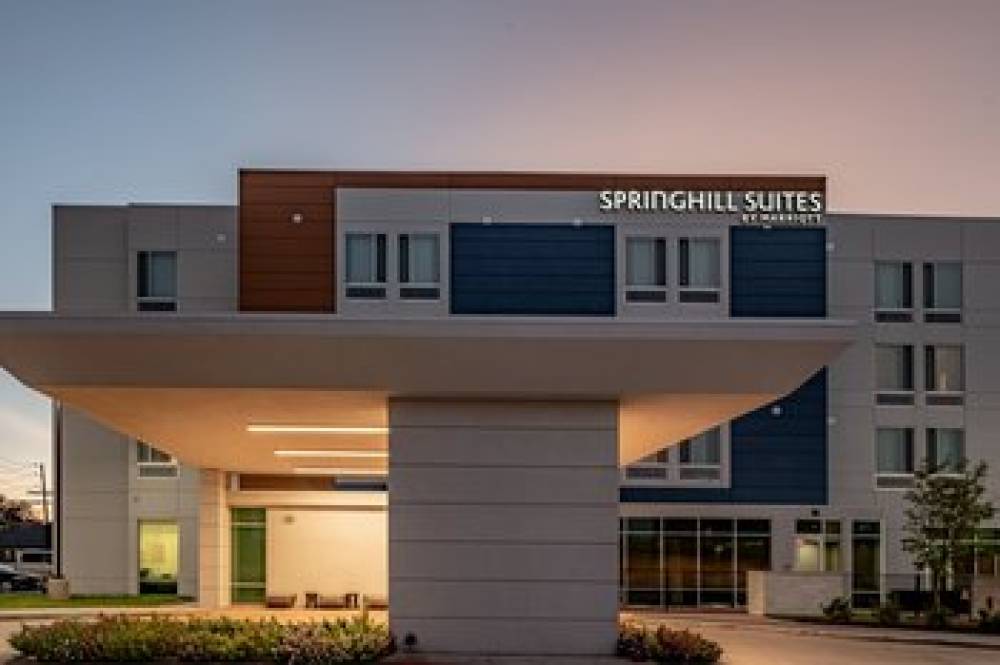 SpringHill Suites By Marriott Dallas Central Expressway 4