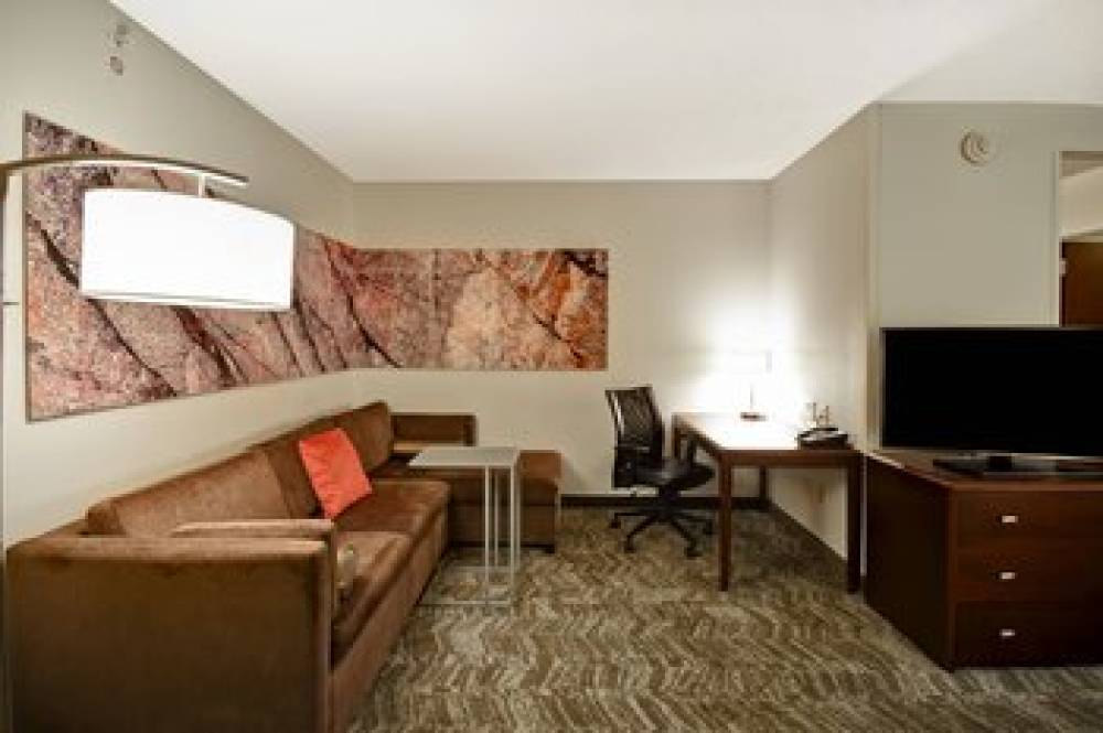 SpringHill Suites By Marriott Louisville Airport 9