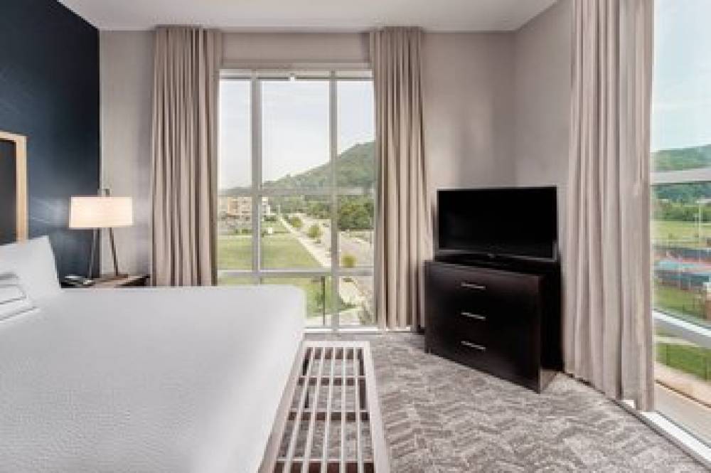 SpringHill Suites By Marriott Roanoke 9