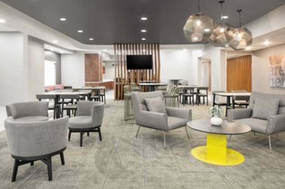 SpringHill Suites By Marriott Tulsa 4