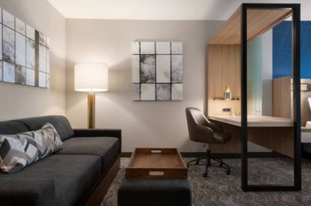 SpringHill Suites Milwaukee West-Wauwatosa 8