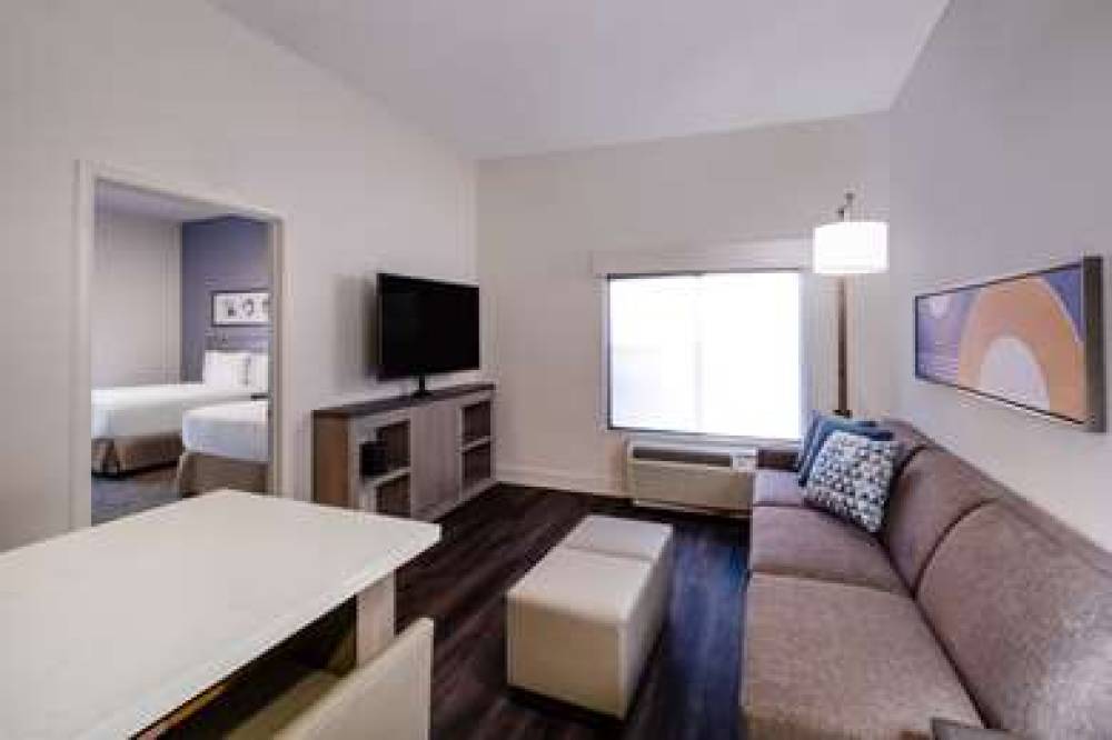 SPRINGS AIRPORT SUITES 4