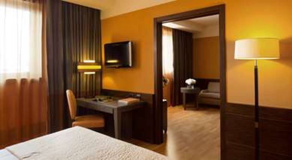 STARHOTELS GRAND MILAN 9