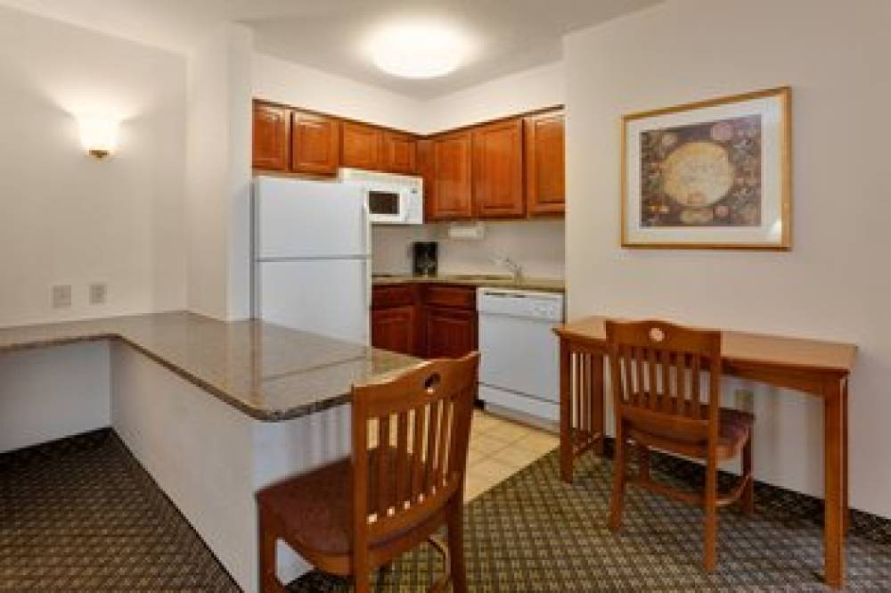 STAYBRIDGE SUITES BETHLEHEM AIRPORT 8