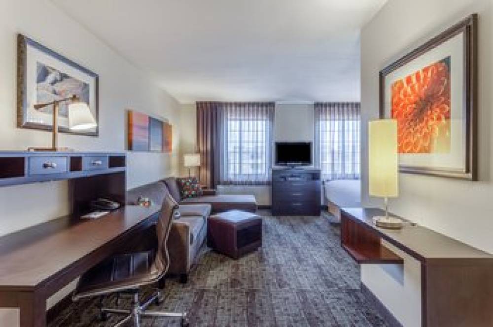 Staybridge Suites DAVENPORT 6