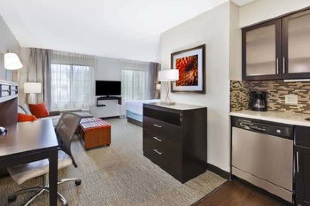 Staybridge Suites DETROIT-UTICA 7