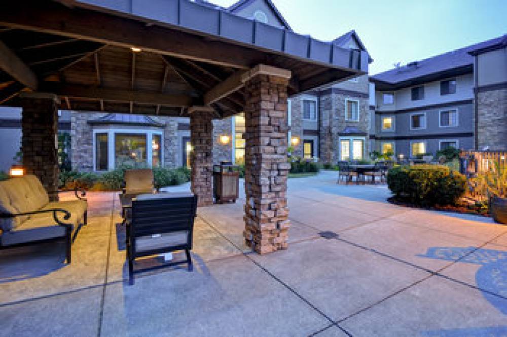 Staybridge Suites GRAND RAPIDS - AIRPORT 3