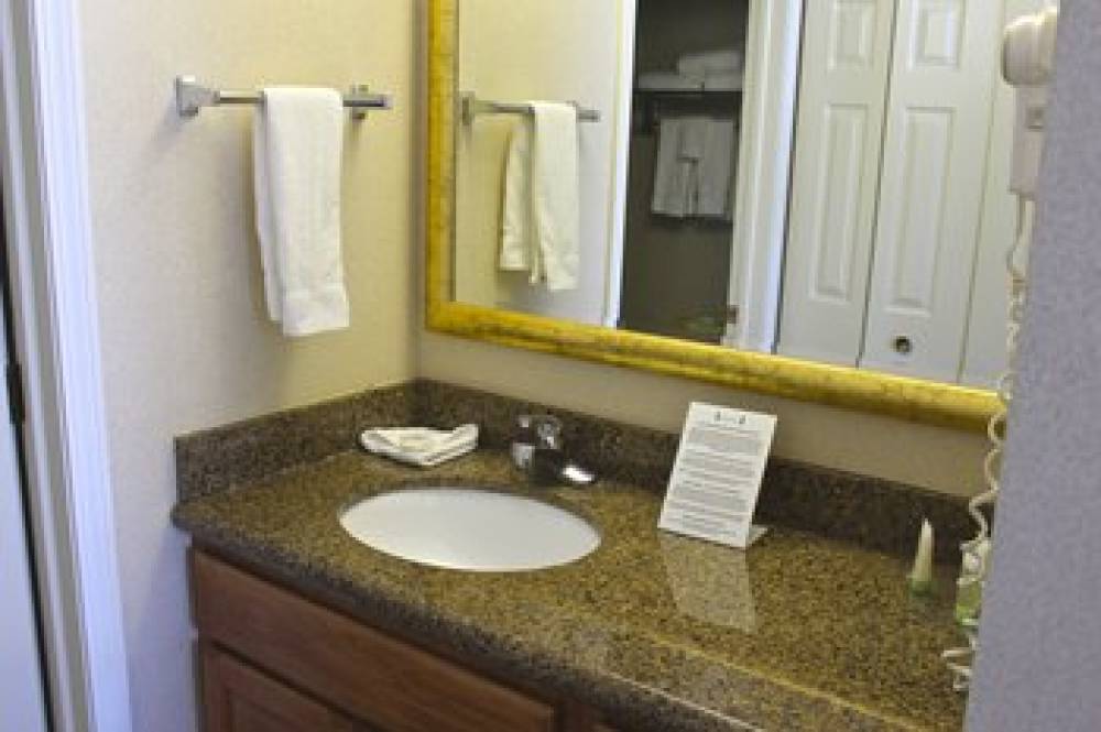 Staybridge Suites GRAND RAPIDS - AIRPORT 9