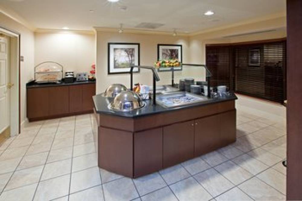 Staybridge Suites INDIANAPOLIS-AIRPORT 4