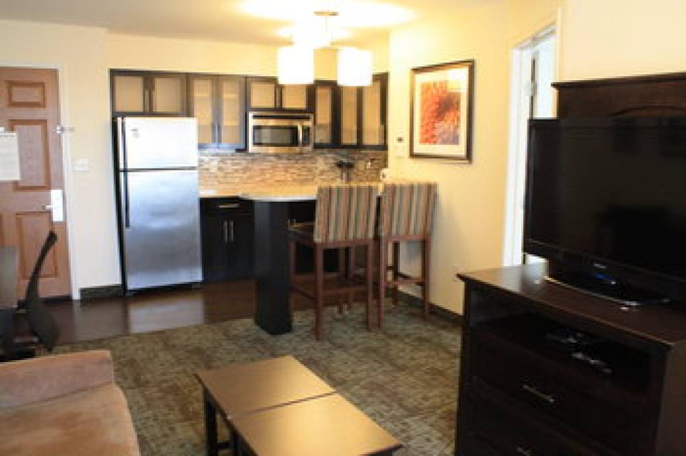 Staybridge Suites MINOT 9