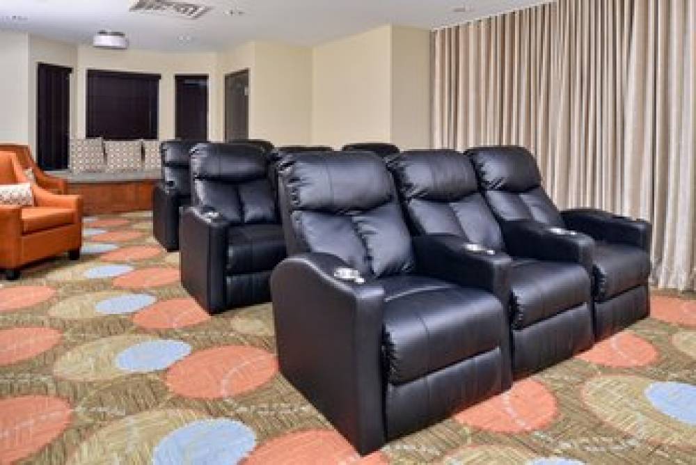 Staybridge Suites ROCHESTER - COMMERCE DR NW 7