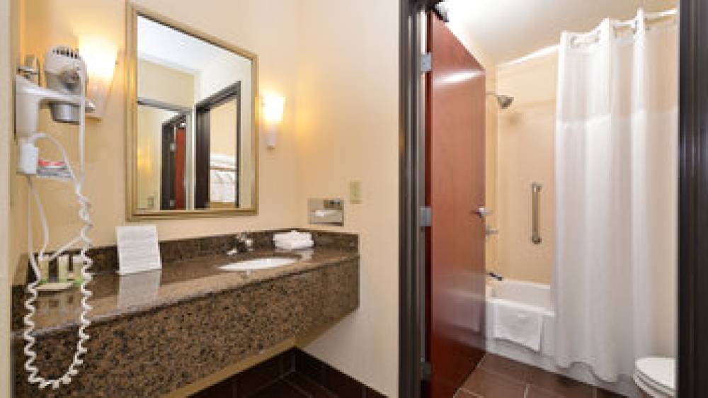 Staybridge Suites WEST DES MOINES 6