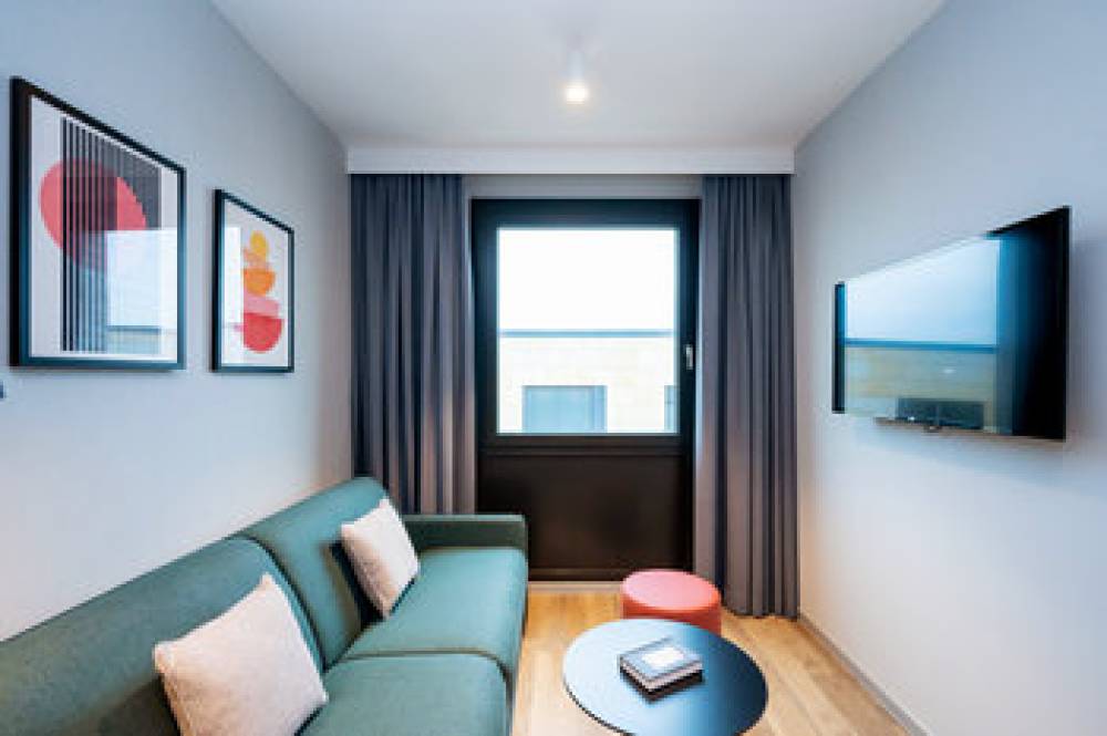 STAYCITY PARIS LA DEFENSE 7