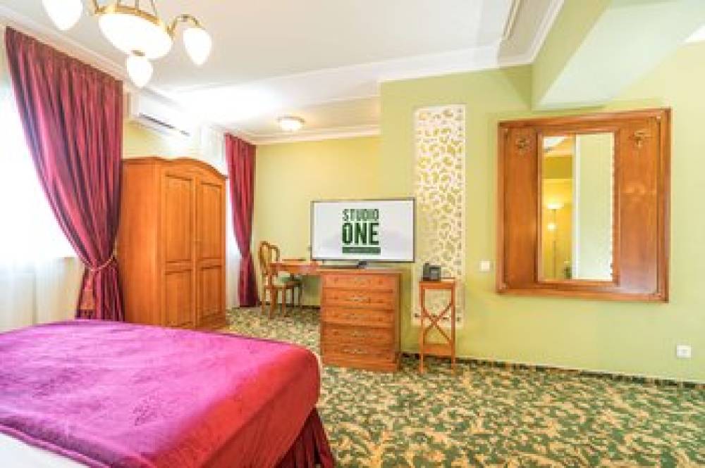 STUDIO ONE ACCOMMODATION SUITES 3