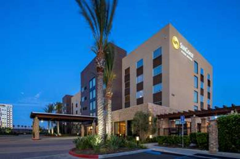 SUNCOAST ANAHEIM TAPESTRY BY HILTON 5