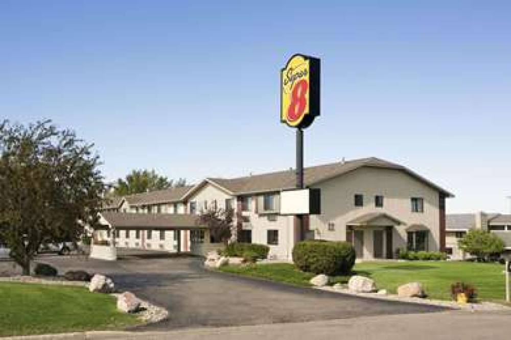 Super 8 By Wyndham Alexandria Mn