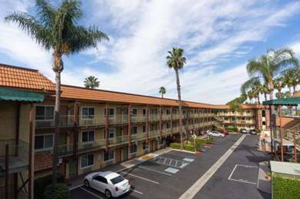 Super 8 By Wyndham Anaheim/Disneyland Drive 4