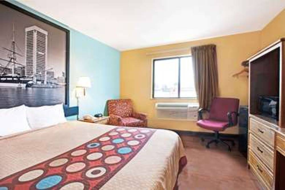 SUPER 8 BY WYNDHAM BALTIMORE/ESSEX 9