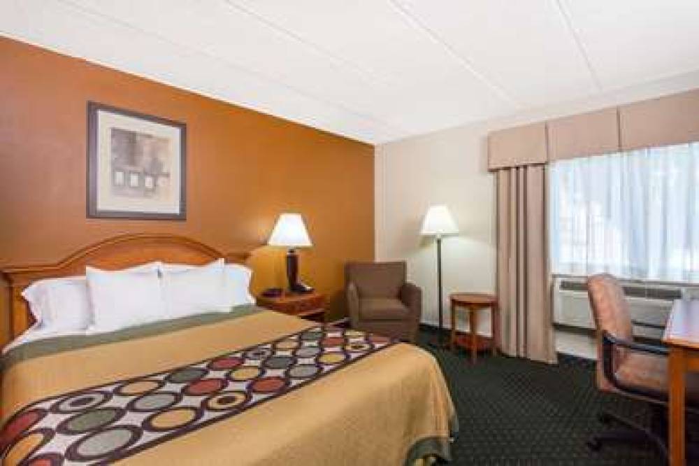 SUPER 8 BY WYNDHAM BELOIT WI 7