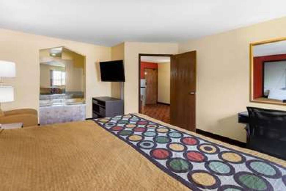 Super 8 By Wyndham Big Rapids 9