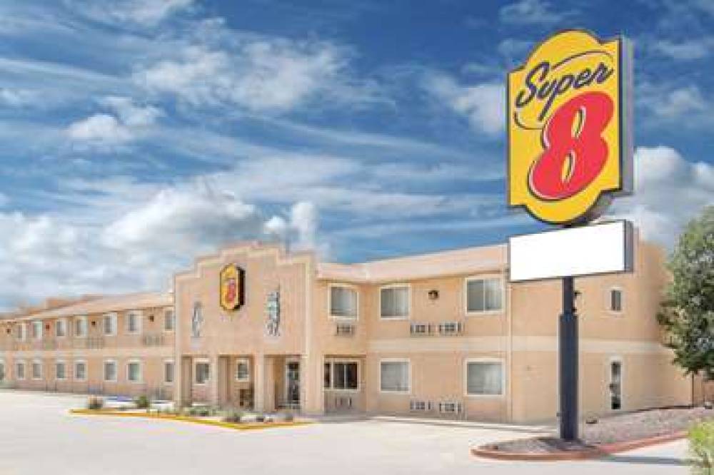 Super 8 By Wyndham Bloomfield 1