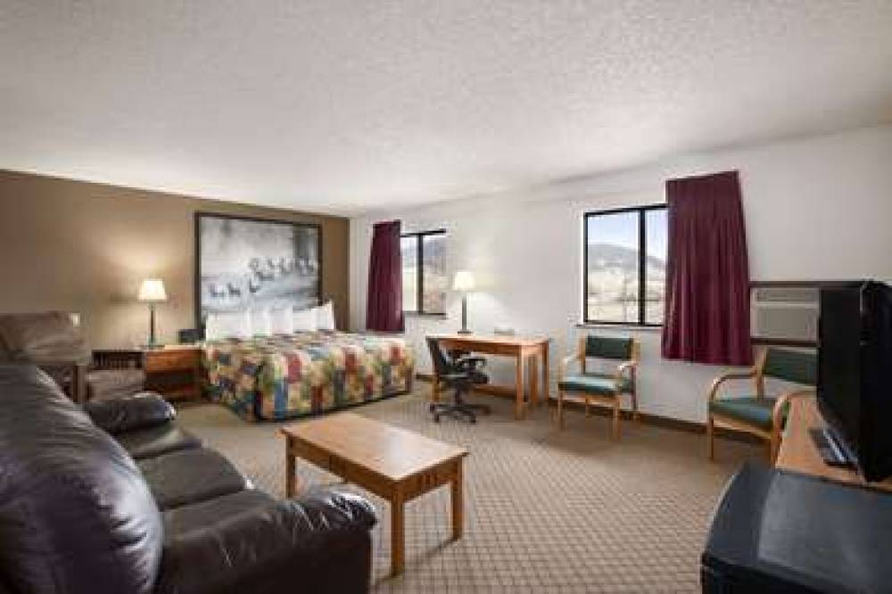 Super 8 By Wyndham Bozeman 10