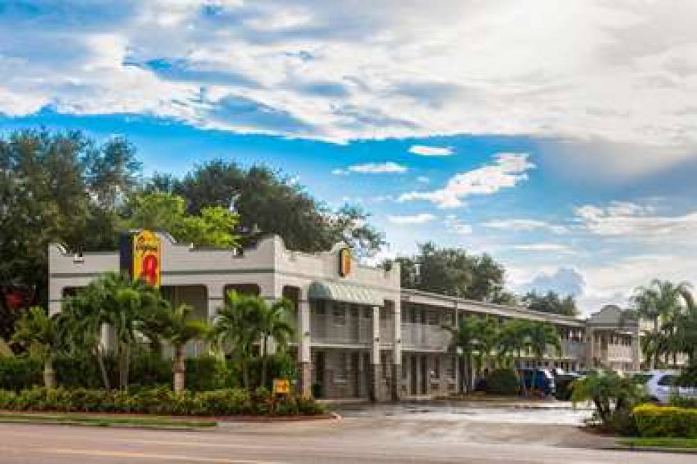 Super 8 By Wyndham Bradenton Sarasota Area 1