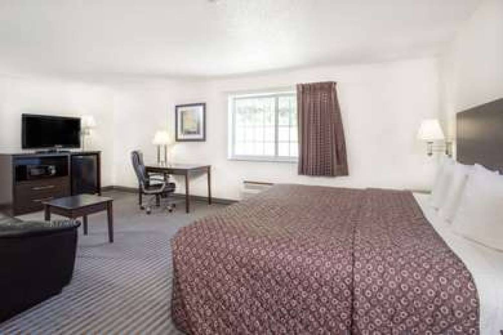 Super 8 By Wyndham Cedar Falls IA - University 9