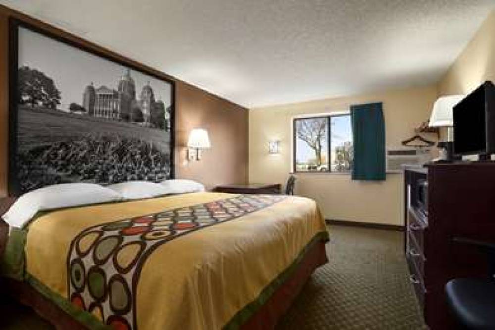 Super 8 By Wyndham Cedar Rapids 6