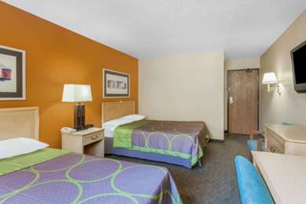 Super 8 By Wyndham Charlotte/Amusement Park Area 9