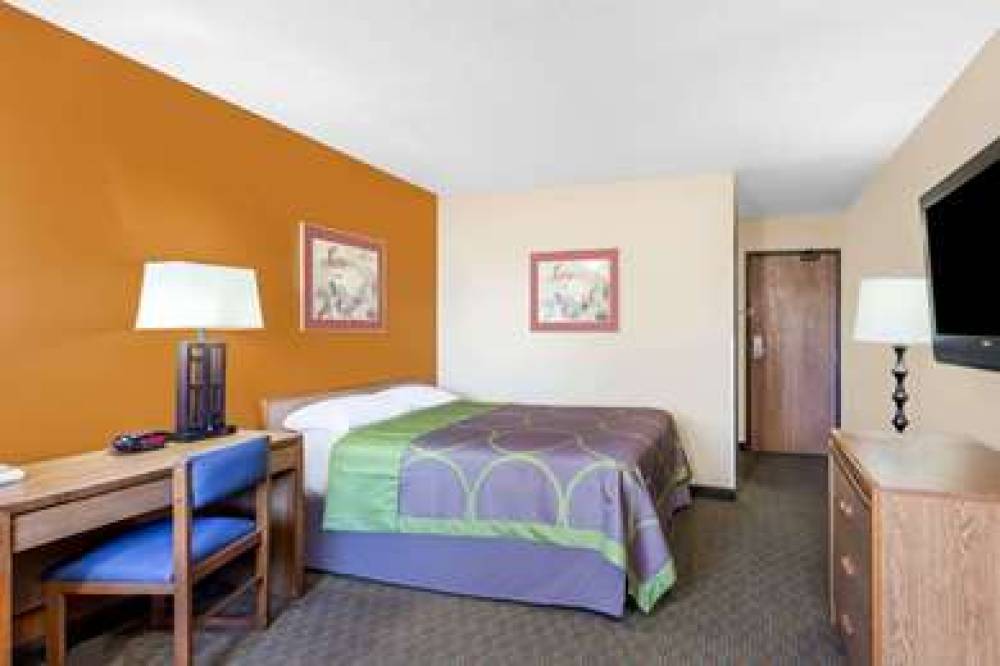 Super 8 By Wyndham Charlotte/Amusement Park Area 8