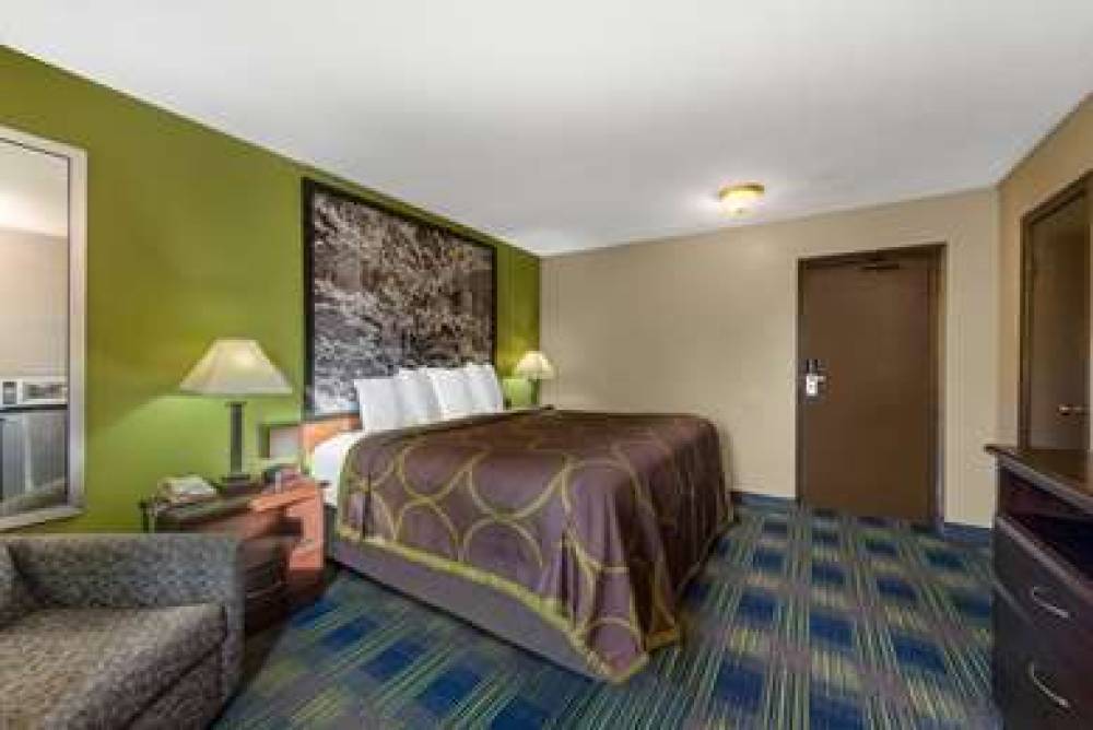 Super 8 By Wyndham Cleveland 7