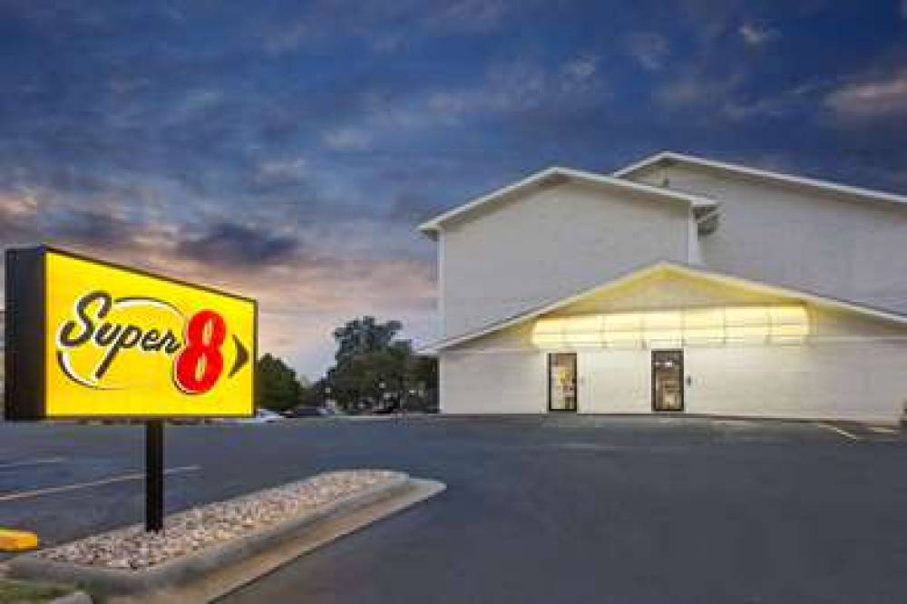 Super 8 By Wyndham Columbus Airport 1